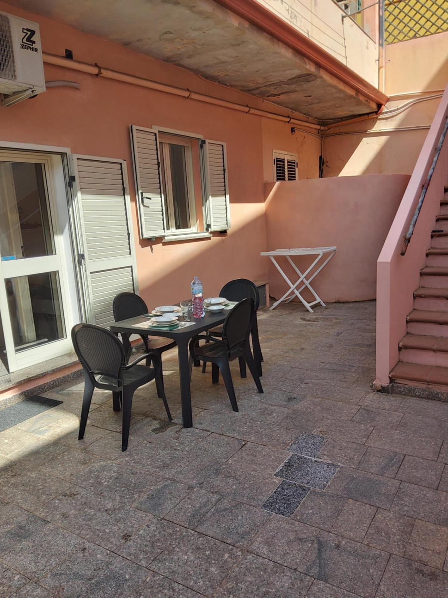 Casa Rosa I.U.N Q9637 Apartment Buggerru Exterior photo
